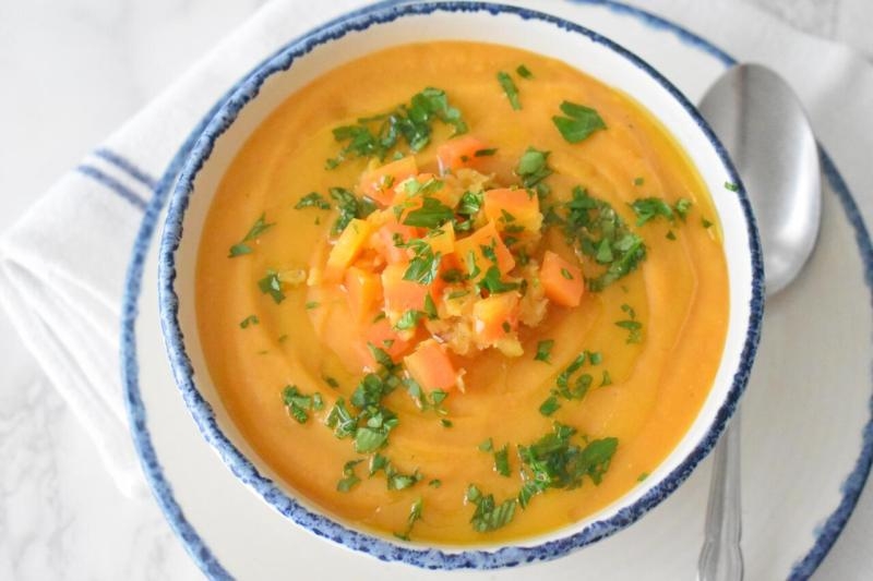 Zupa krem marchewkowa z czerwoną soczewicą 