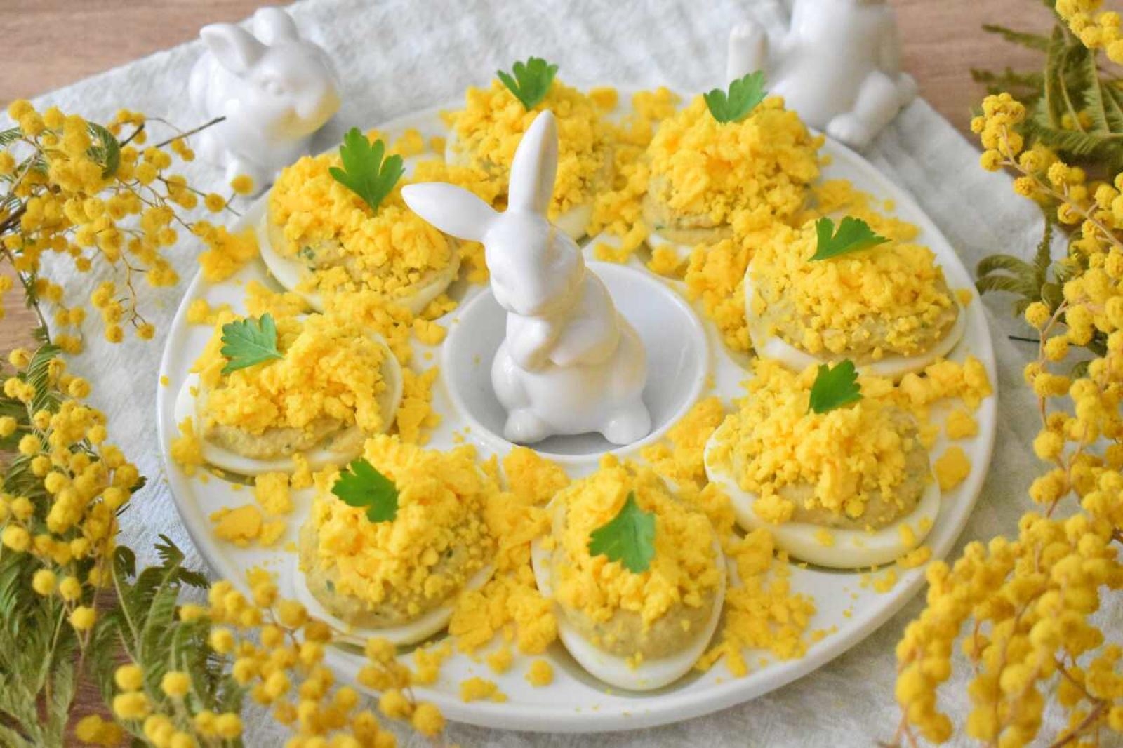Włoskie jajka mimoza – idealny przepis na Wielkanoc