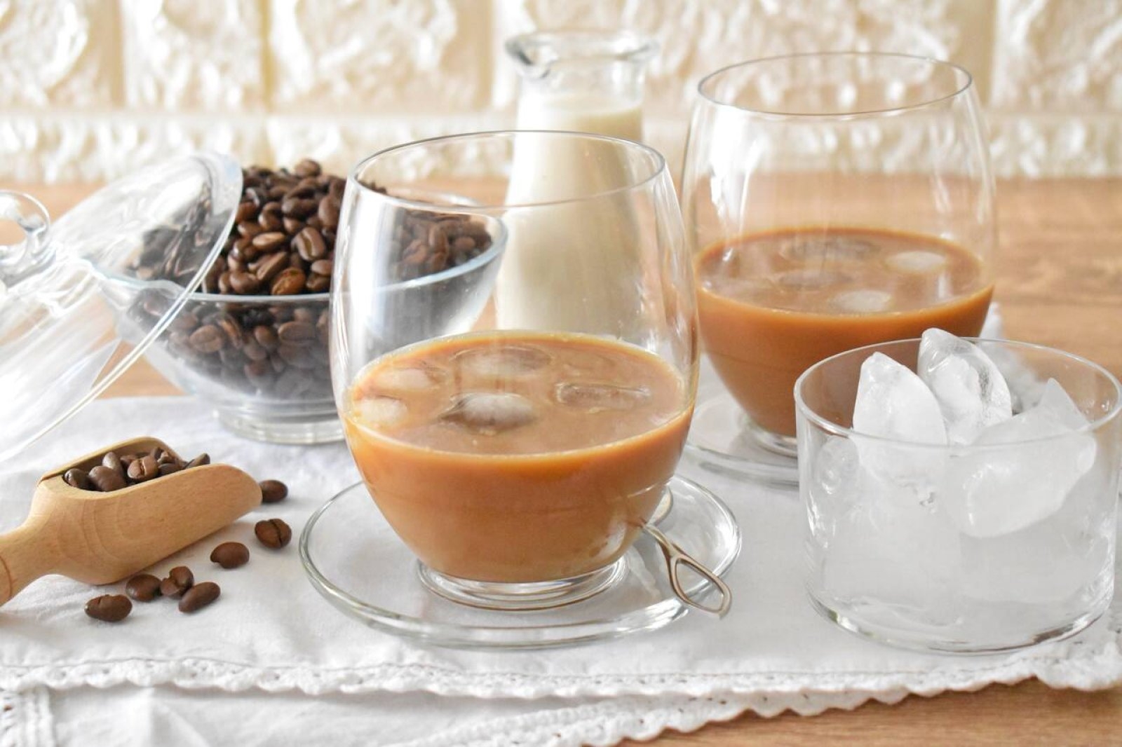 Caffè Leccese – włoska kawa z lodem i mlekiem migdałowym z Apulii