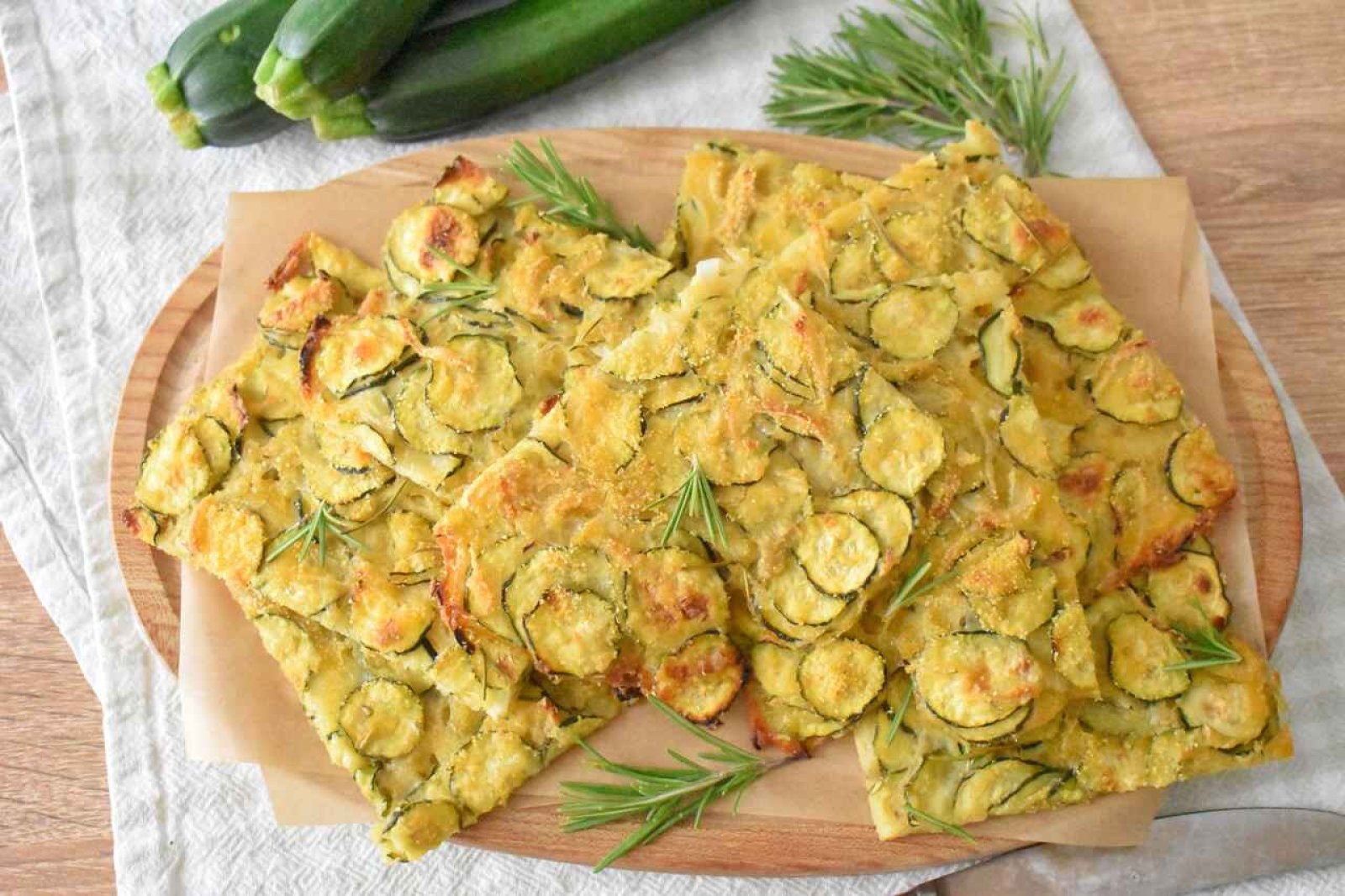 Pieczony placek z cukinii z Toskanii – „scarpaccia di zucchine” po włosku