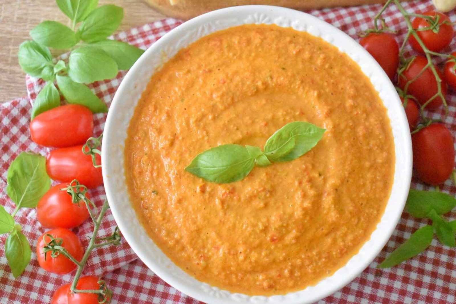 Pesto trapanese – sycylijskie pesto pomidorowe