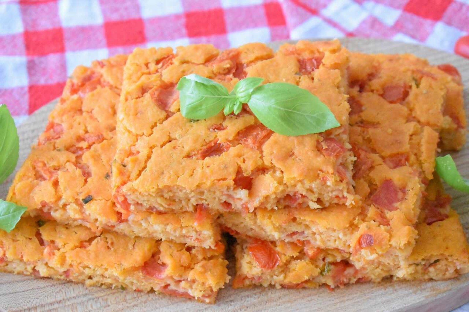 Focaccia z pomidorami bez wyrabiania – „Sa Costedda” z Sardynii