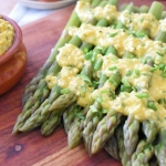 Szparagi z jajecznym...