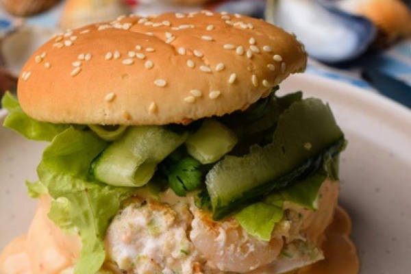 Burgery z łososia i krewetek