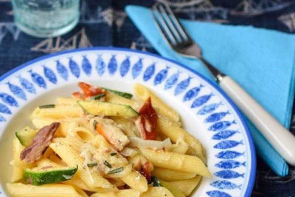 Carbonara z wędzoną makrelą