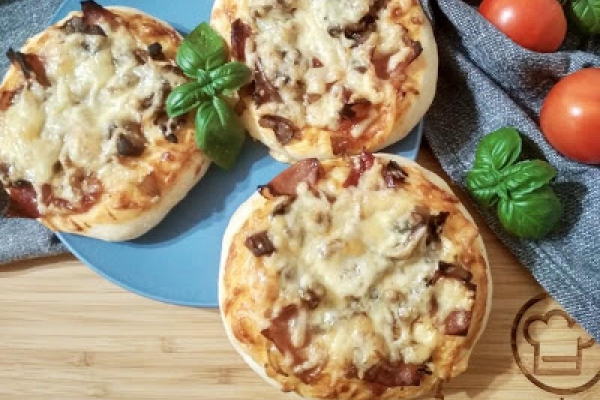 Pizzerinki z podwójnym serem.
