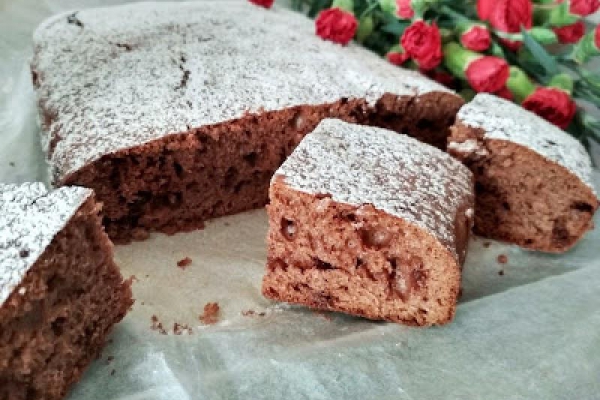 Ciasto kakaowe z czekoladą.