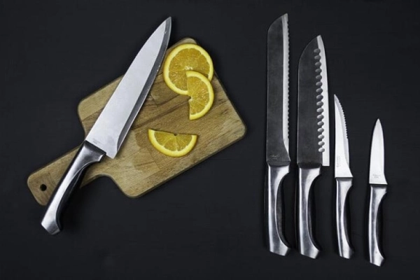 Poradnik dla początkujących – jak wybrać odpowiednie noże kuchenne?