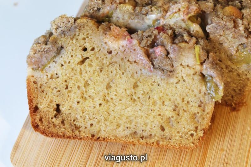 Żytnie ciasto z rabarbarem