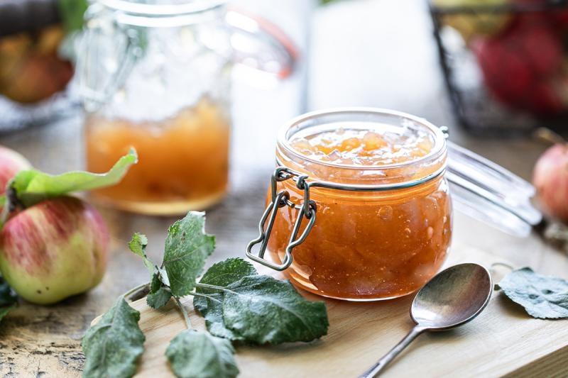 Domowe przetwory jesienne – dynia, jabłka, buraki