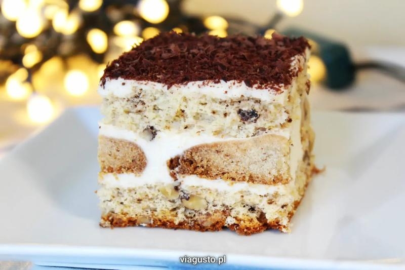 Orzechowe ciasto z rogalikami
