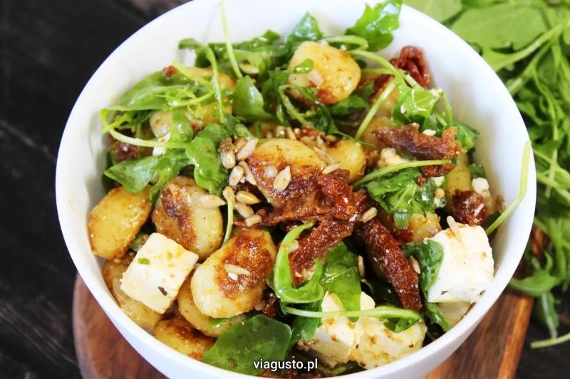 Sałatka z gnocchi