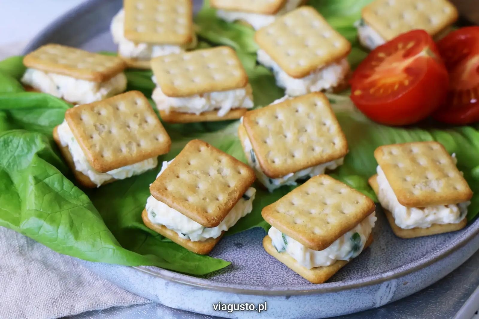 Pasta jajeczna w krakersach (przystawka na zimno)