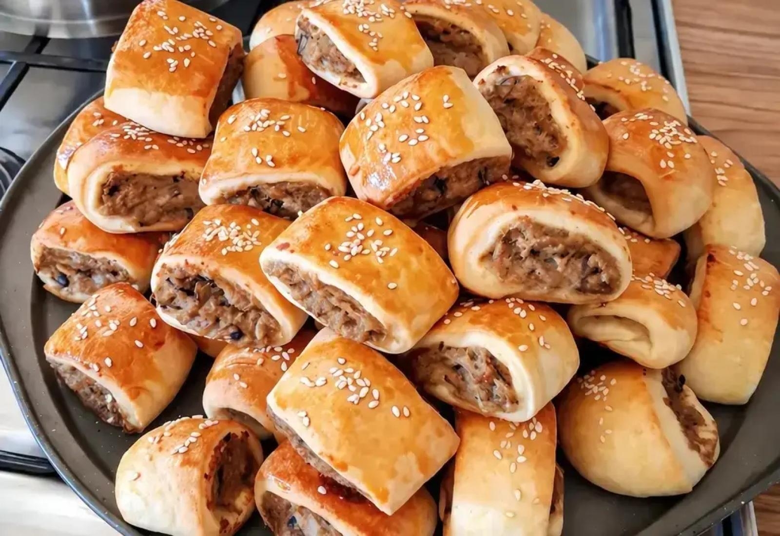 Paszteciki z mięsem z rosołu i pieczarkami