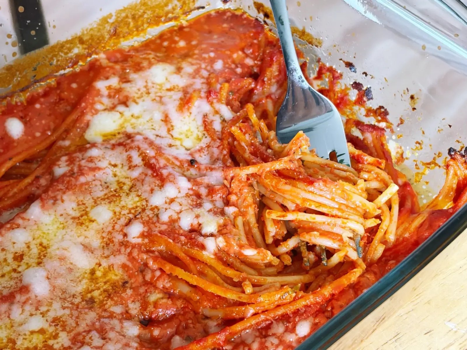 Prosty makaron spaghetti z piekarnika