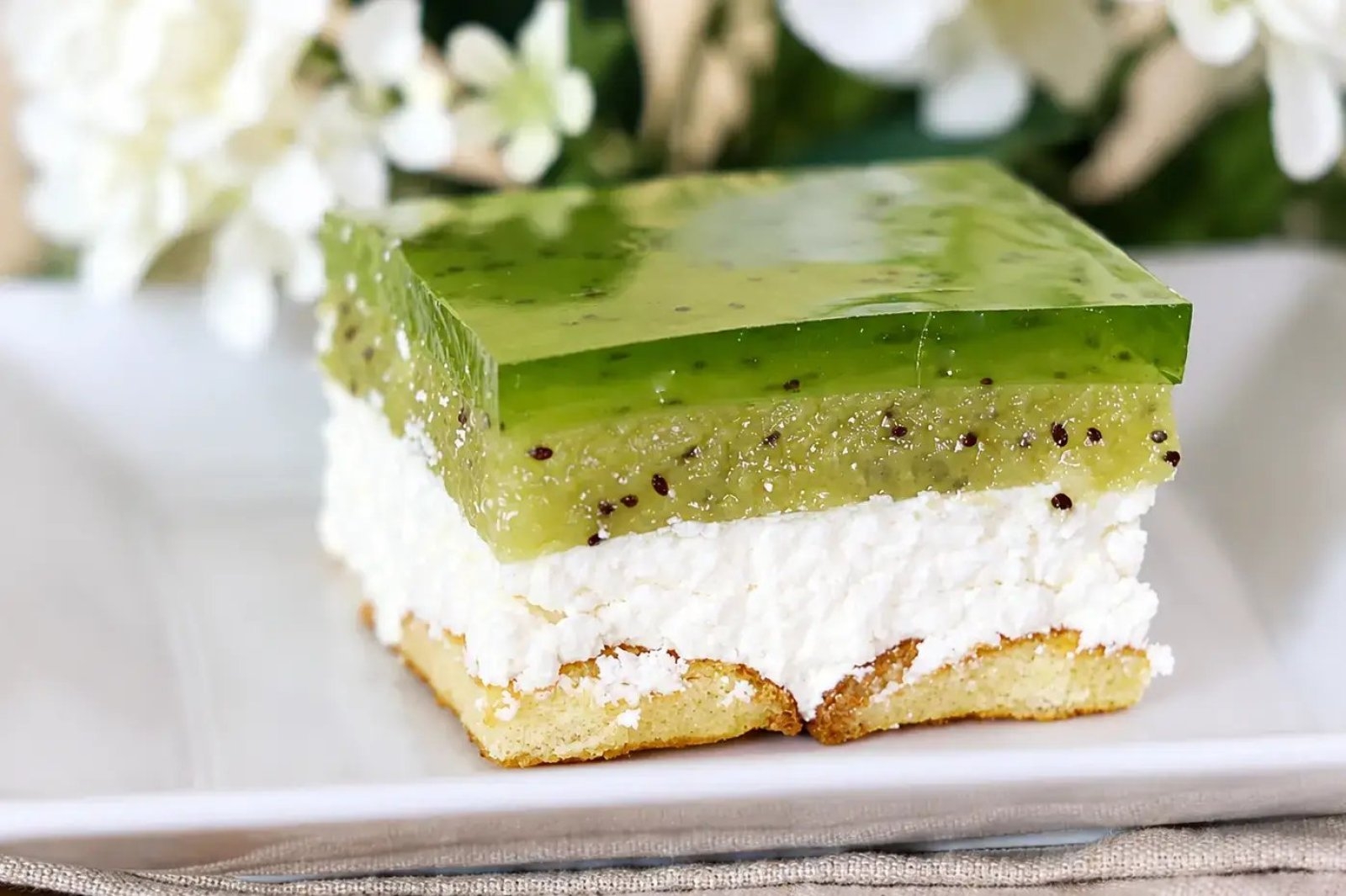 Ciasto z kiwi i galaretką