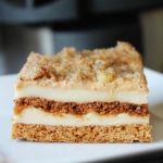 Ciasto miodowe z budyniem