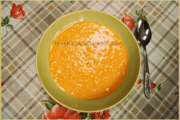Zupa krem z dyni z lanymi kluseczkami