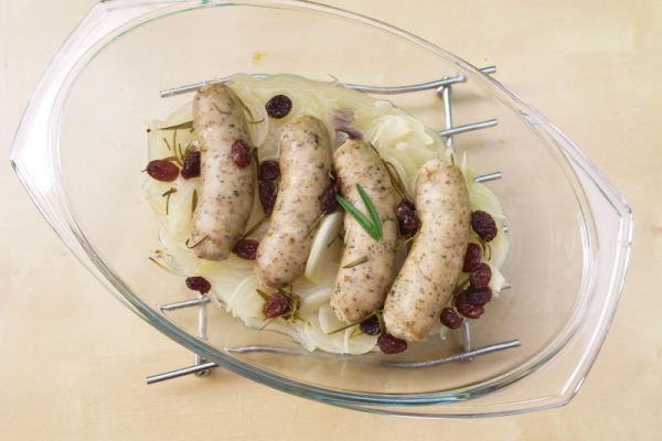 Biała kiełbasa zapiekana w winie