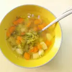 Wiosenna zupa ogórkowa