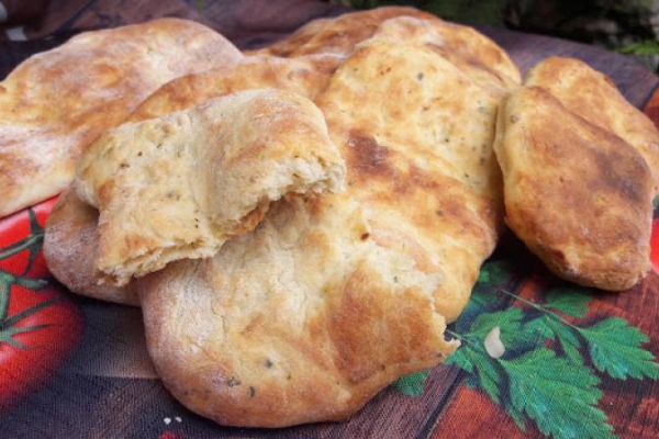 Domowe chlebki naan