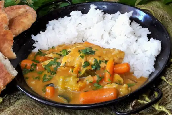 Domowe curry z kurczakiem i warzywami