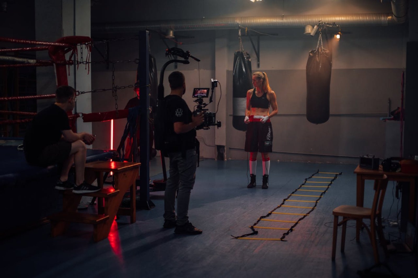 Jak tworzy się profesjonalne filmy szkoleniowe dla firm?