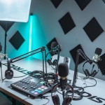 Studio podcastowe vs....
