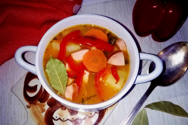 Rozgrzewająca i sycąca zupa gulaszowa