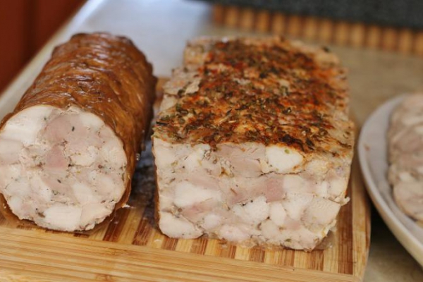 Kiełbasa domowa soczysta lub pieczeń z kurczaka bardzo łatwy sposób