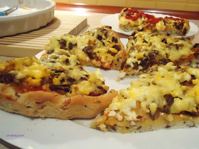 Pizza z grzybami i serem przepis