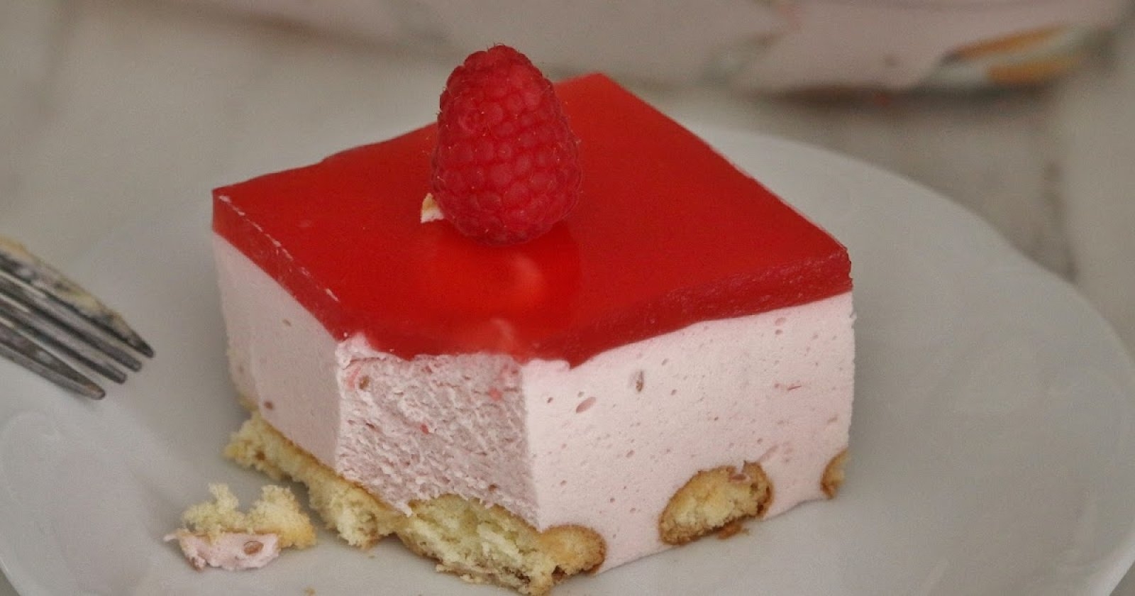 Malinowa pianka z mascarpone wysmienite ciasto na upały  bez pieczenia