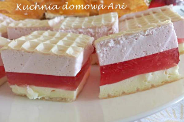 Wafle piankowe z galaretką
