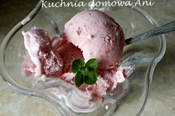 Lody truskawkowe