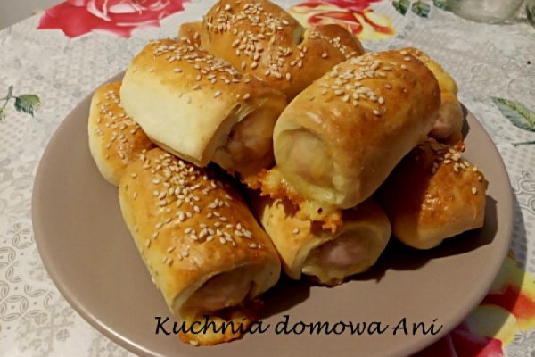 Mini hot dogi