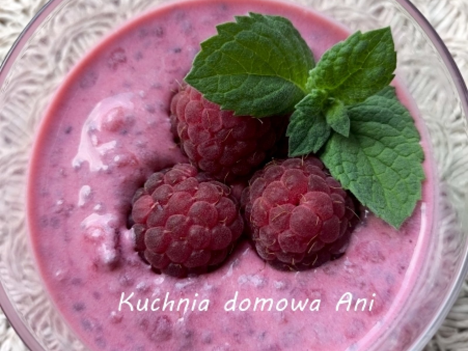 Deser malinowy z chia