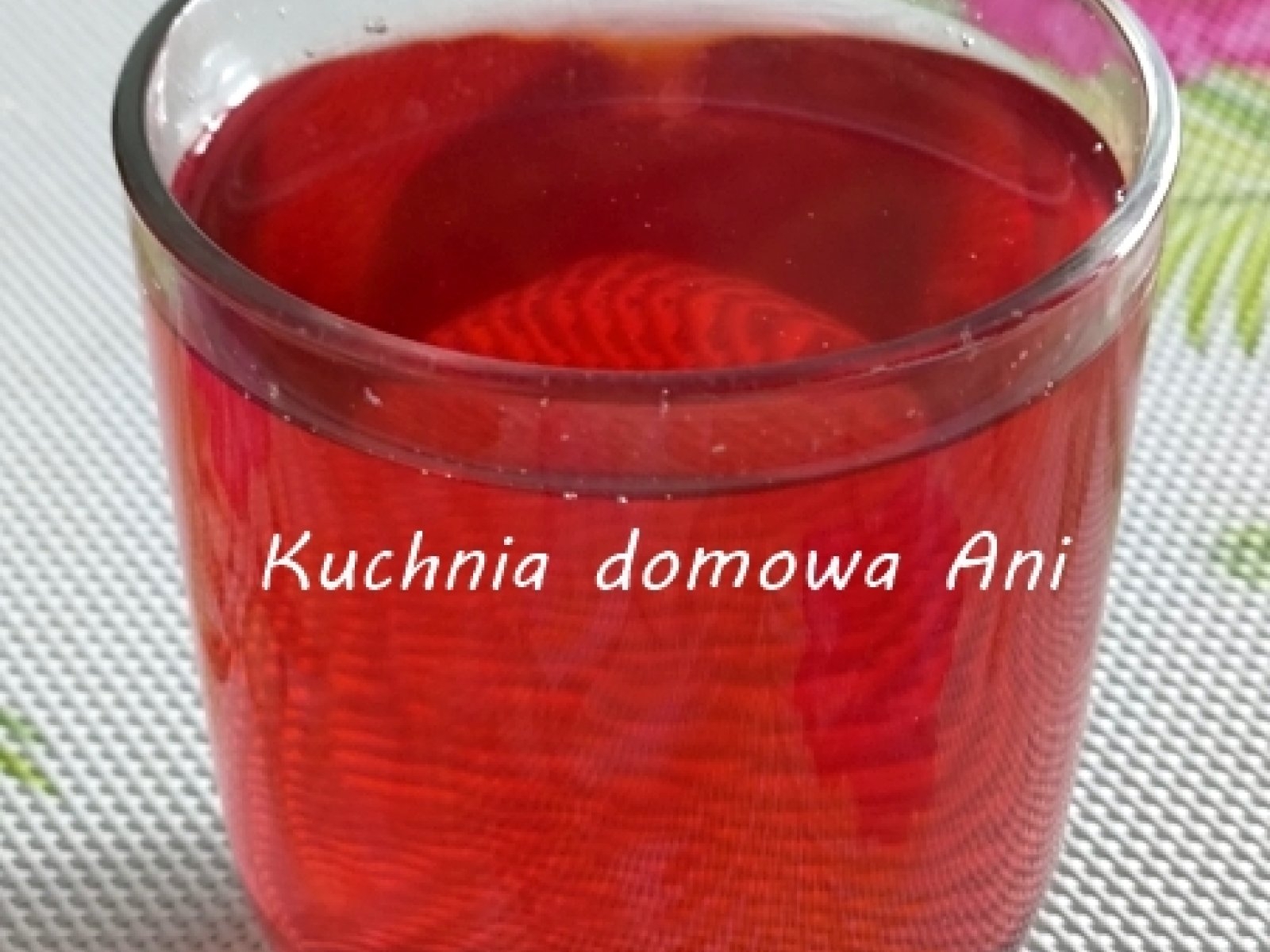 Kompot malinowo-jabłkowy z miętą