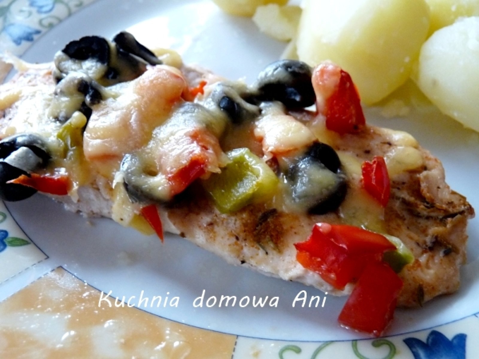Kurczak zapiekany z papryką i oliwkami