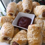 Mini hot dogi na...