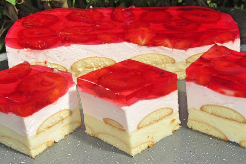 Przepyszne ciasto z truskawkami bez pieczenia , delikatne i kremowe+FILM