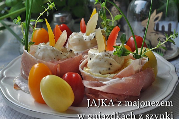 Jajka w szynce szwarcwaldzkiej