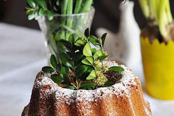 Wielkanocna babka waniliowa