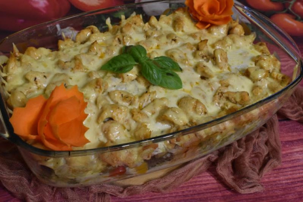 Lasagne z kurczakiem w sosie serowym