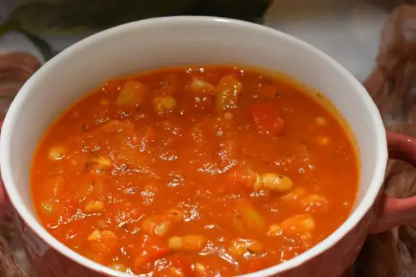Miska ciepłej zupy