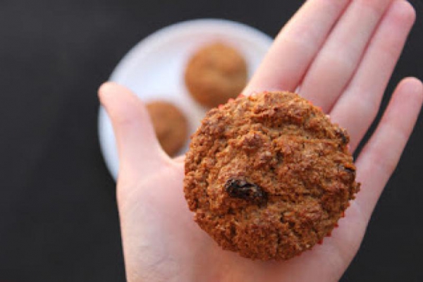 Muffinki otrębowe z rodzynkami