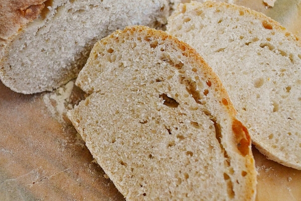 Chleb pszenny na zakwasie żytnim i drożdżach