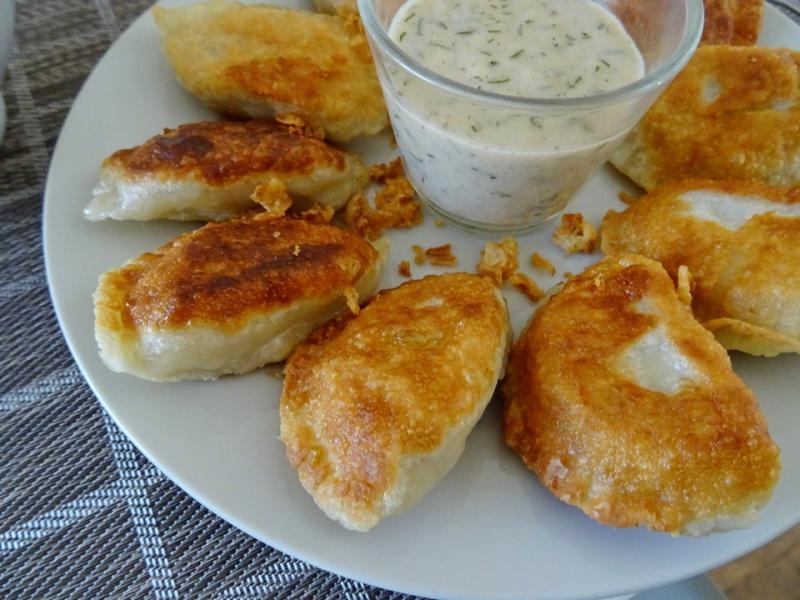 Pierogi z kaszą jęczmienną i cebulką