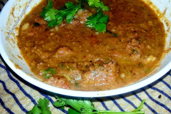 Varatharacha Mutton Curry or Mutton in Roasted Coconut Curry