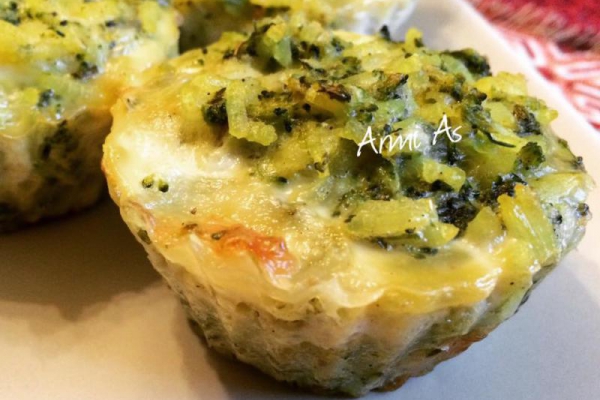 Wytrawne muffinki brokułowo-ryżowe