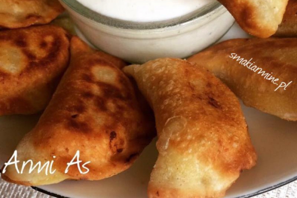 Pierożki z ziemniaczano- twarogowo- dyniowym nadzieniem